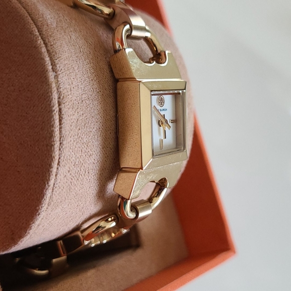 💥SEE NEW LISTING💥 Tory Burch Watch - Picture 2 of 16